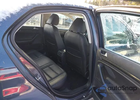 2010 Volkswagen Jetta Se z USA, uszkodzony, nr VIN 3VWRZ7AJ3AM060816